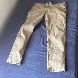 AMERICAN EAGLE KHAKIS